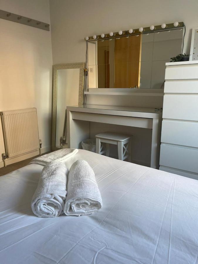אדינבורו Pass The Keys Lovely 2Bedroom Flat With Balcony מראה חיצוני תמונה
