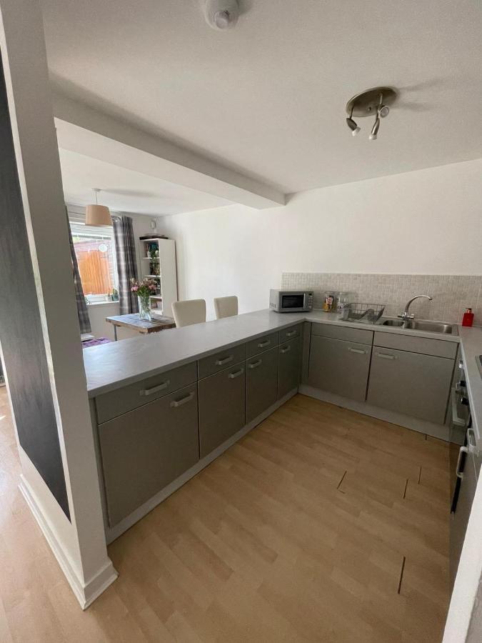 אדינבורו Pass The Keys Lovely 2Bedroom Flat With Balcony מראה חיצוני תמונה