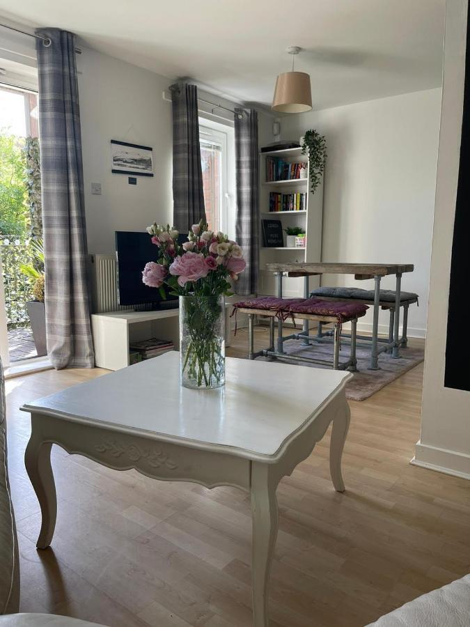 אדינבורו Pass The Keys Lovely 2Bedroom Flat With Balcony מראה חיצוני תמונה