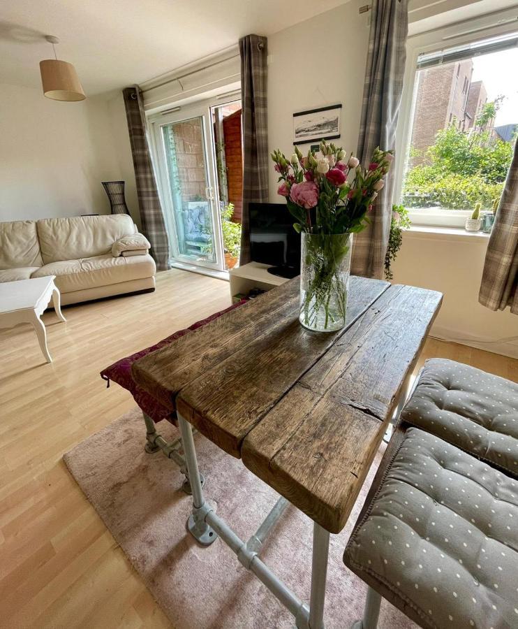 אדינבורו Pass The Keys Lovely 2Bedroom Flat With Balcony מראה חיצוני תמונה