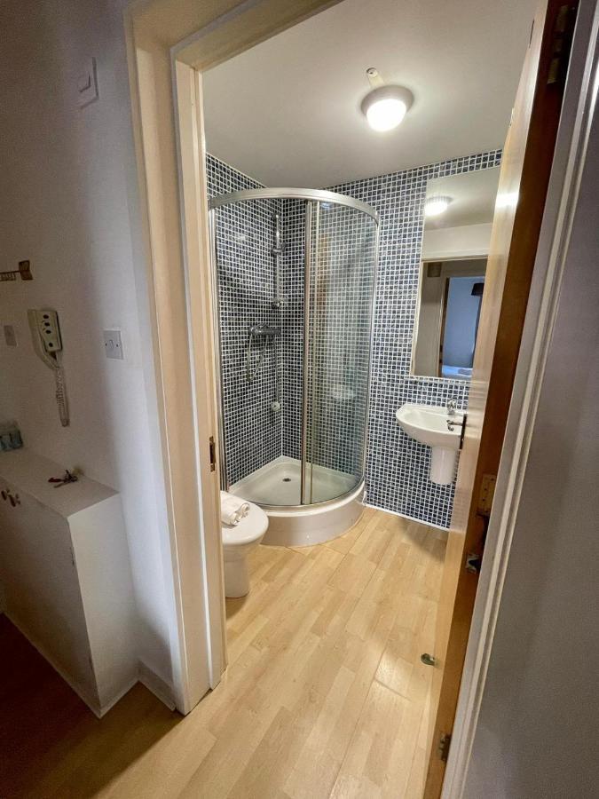 אדינבורו Pass The Keys Lovely 2Bedroom Flat With Balcony מראה חיצוני תמונה