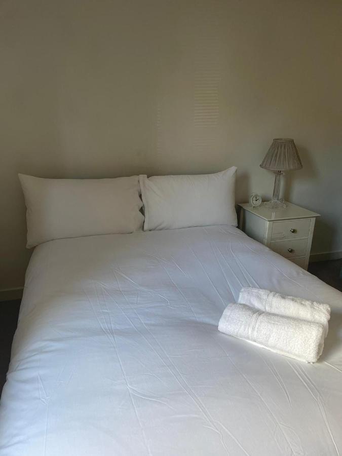 אדינבורו Pass The Keys Lovely 2Bedroom Flat With Balcony מראה חיצוני תמונה